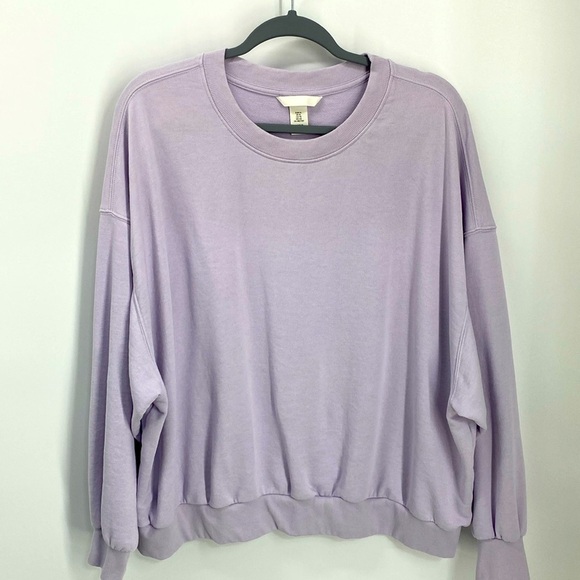 H&M Tops - H&M Sweatshirt Size XL